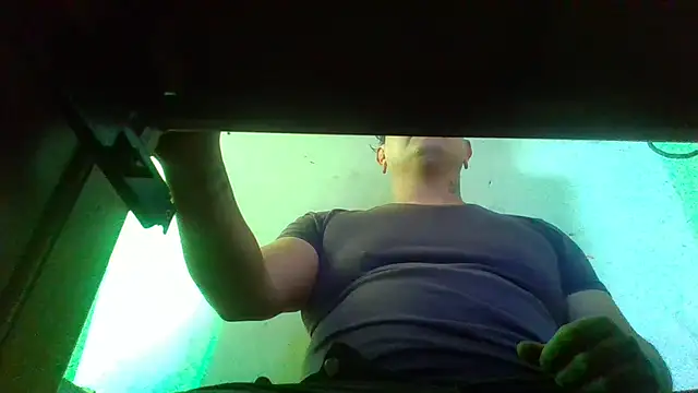 Snapshot of AlanDickson chatting on 01/06/26, 08:29 AlanDickson online show from 01/06/26, 08:29