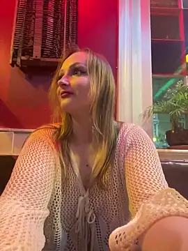 Snapshot of LadyTatiana_Madam chatting on 03/02/25, 01:05 LadyTatiana Madam online show from 03/02/25, 01:05