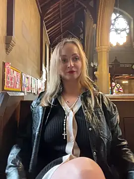 Snapshot of LadyTatiana_Madam chatting on 10/16/25, 11:44 LadyTatiana Madam online show from 10/16/25, 11:44