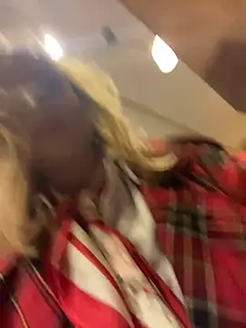 Snapshot of LadyTatiana_Madam chatting on 11/15/25, 04:14 LadyTatiana Madam online show from 11/15/25, 04:14