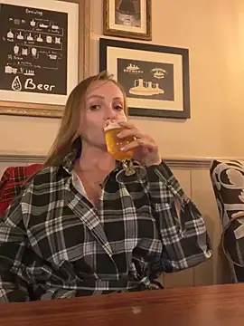 Snapshot of LadyTatiana_Madam chatting on 12/05/25, 08:05 LadyTatiana Madam online show from 12/05/25, 08:05