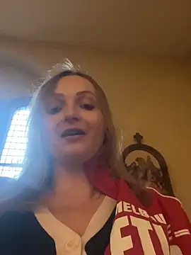 Snapshot of LadyTatiana_Madam chatting on 12/16/25, 02:22 LadyTatiana Madam online show from 12/16/25, 02:22