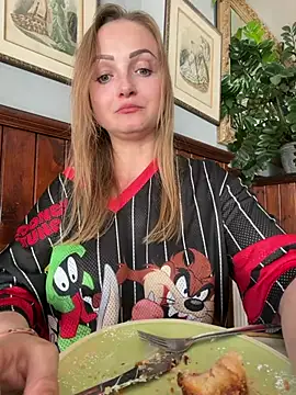 Snapshot of LadyTatiana_Madam chatting on 08/05/26, 03:26 LadyTatiana Madam online show from 08/05/26, 03:26