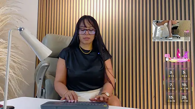 Snapshot of lulu_072 chatting on 06/20/26, 12:25 lulu 072 online show from 06/20/26, 12:25