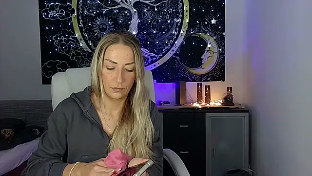 SexxyLiviaa online show from 10/16/25, 06:31