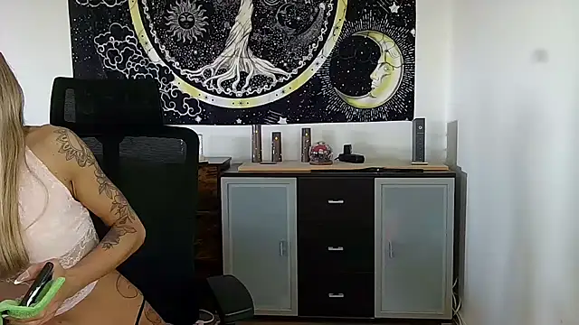 Snapshot of SexxyLiviaa chatting on 04/23/26, 11:20 SexxyLiviaa online show from 04/23/26, 11:20