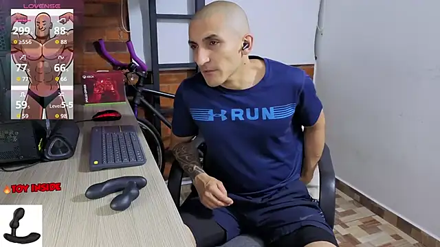 Snapshot of Marck_Muscle chatting on 04/21/26, 11:51 Marck Muscle online show from 04/21/26, 11:51