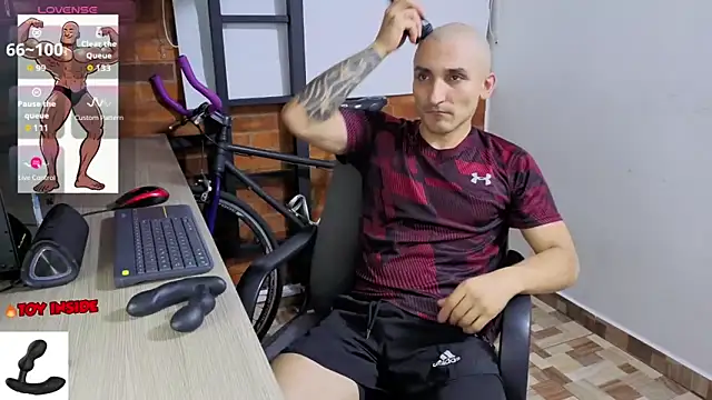 Snapshot of Marck_Muscle chatting on 05/06/26, 01:25 Marck Muscle online show from 05/06/26, 01:25