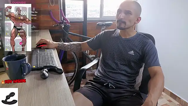 Snapshot of Marck_Muscle chatting on 05/26/26, 10:17 Marck Muscle online show from 05/26/26, 10:17
