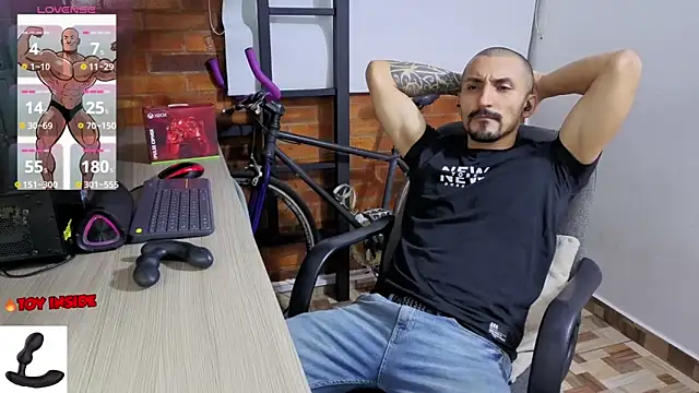 Snapshot of Marck_Muscle chatting on 06/07/26, 02:27 Marck Muscle online show from 06/07/26, 02:27