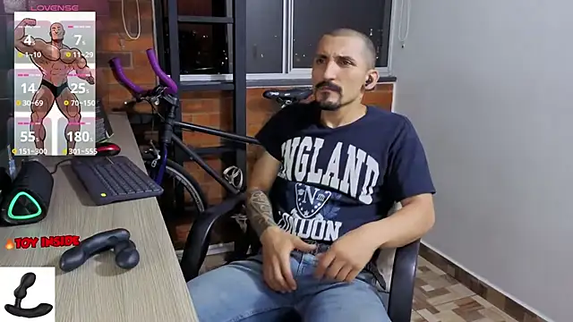 Snapshot of Marck_Muscle chatting on 06/11/26, 12:32 Marck Muscle online show from 06/11/26, 12:32