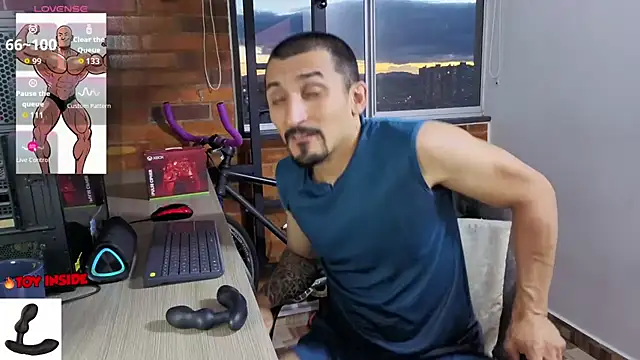 Snapshot of Marck_Muscle chatting on 06/24/26, 11:26 Marck Muscle online show from 06/24/26, 11:26