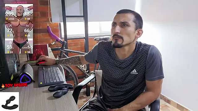 Snapshot of Marck_Muscle chatting on 07/03/26, 08:04 Marck Muscle online show from 07/03/26, 08:04