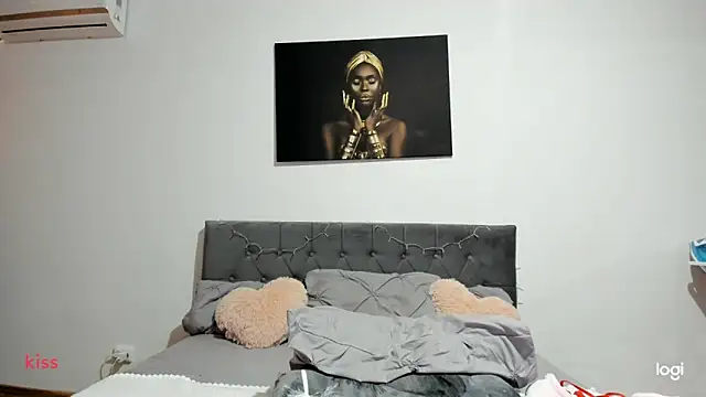 Snapshot of Isasweet1 chatting on 12/23/24, 07:17 Isasweet1 online show from 12/23/24, 07:17