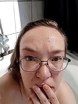 Snapshot of Isabella_Geney chatting on 11/19/25, 12:38 Isabella Geney online show from 11/19/25, 12:38