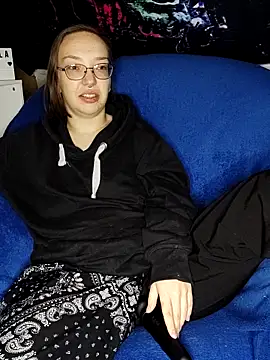 Snapshot of Isabella_Geney chatting on 11/23/25, 07:13 Isabella Geney online show from 11/23/25, 07:13