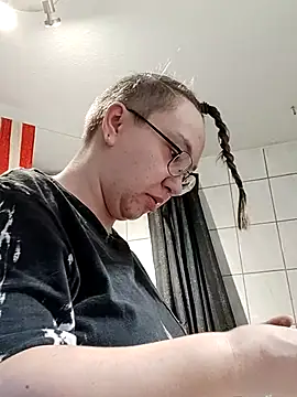 Isabella Geney online show from 03/01/26, 04:42