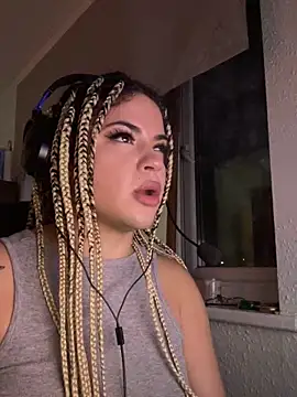 Snapshot of MelSaunders chatting on 03/24/26, 12:48 MelSaunders online show from 03/24/26, 12:48