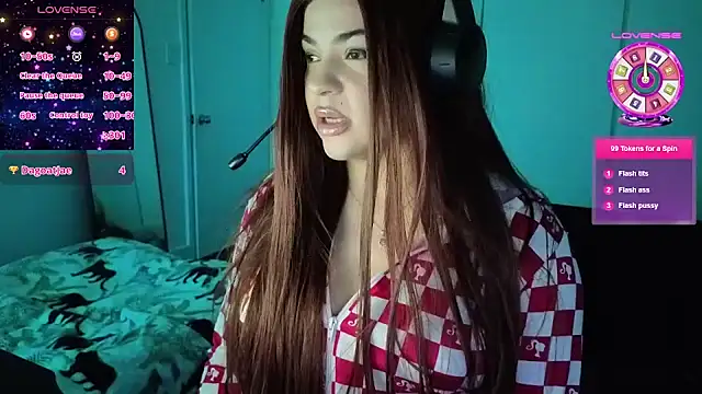 Snapshot of MelSaunders chatting on 04/25/26, 01:19 MelSaunders online show from 04/25/26, 01:19