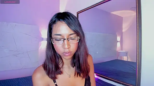 AbrilBrent online show from 12/28/24, 07:33