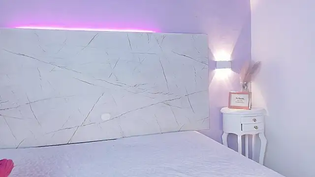 AbrilBrent online show from 09/26/25, 08:02