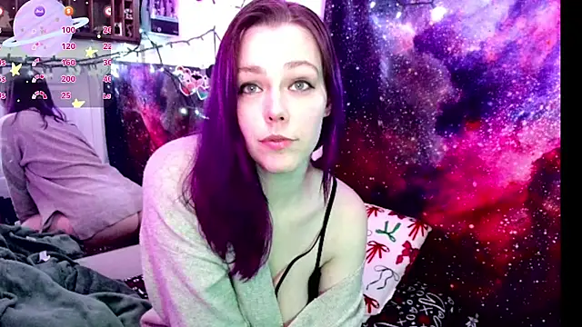 Snapshot of EverlyEster chatting on 03/07/25, 07:19 EverlyEster online show from 03/07/25, 07:19