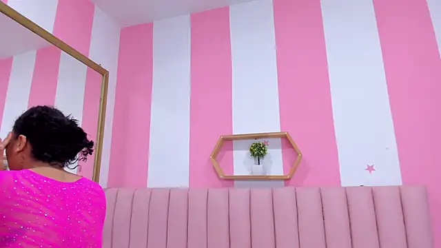 ISABELLA 020 online show from 03/08/25, 11:05