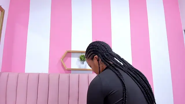 ISABELLA 020 online show from 03/21/25, 11:33