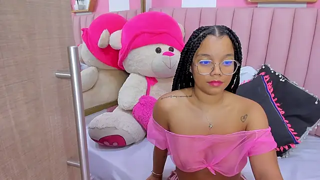 ISABELLA 020 online show from 05/22/26, 12:07