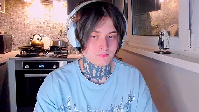 Snapshot of _torfin_ chatting on 03/11/26, 11:22 torfin online show from 03/11/26, 11:22