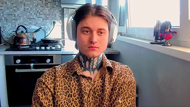 Snapshot of _torfin_ chatting on 04/20/26, 06:05 torfin online show from 04/20/26, 06:05