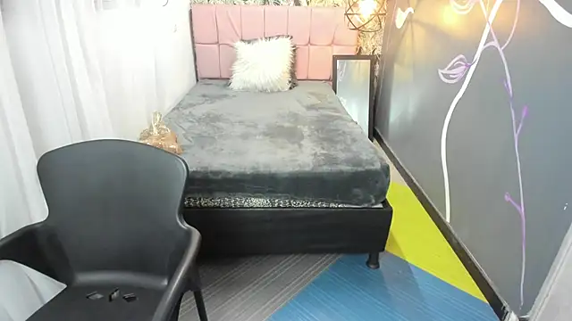Snapshot of EmmaaEvans_ chatting on 01/27/25, 11:54 EmmaaEvans online show from 01/27/25, 11:54