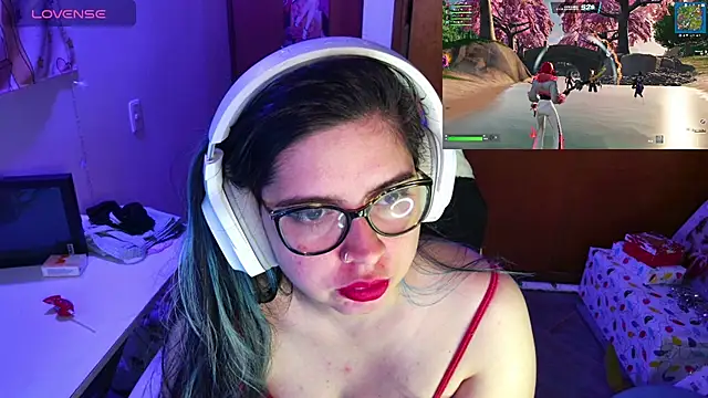 Snapshot of Vallolet_Spencer chatting on 12/10/24, 02:27 Vallolet Spencer online show from 12/10/24, 02:27