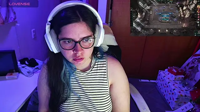 Snapshot of Vallolet_Spencer chatting on 12/12/24, 03:54 Vallolet Spencer online show from 12/12/24, 03:54