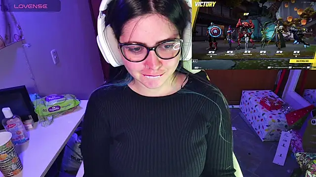 Snapshot of Vallolet_Spencer chatting on 12/23/24, 05:28 Vallolet Spencer online show from 12/23/24, 05:28