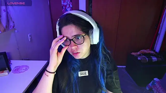 Snapshot of Vallolet_Spencer chatting on 01/08/25, 08:49 Vallolet Spencer online show from 01/08/25, 08:49