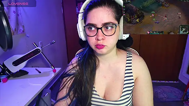 Snapshot of Vallolet_Spencer chatting on 02/06/25, 12:11 Vallolet Spencer online show from 02/06/25, 12:11