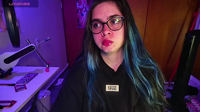 Snapshot of Vallolet_Spencer chatting on 02/21/25, 11:11 Vallolet Spencer online show from 02/21/25, 11:11