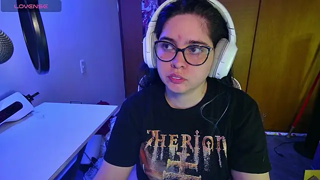 Snapshot of Vallolet_Spencer chatting on 03/08/25, 12:22 Vallolet Spencer online show from 03/08/25, 12:22