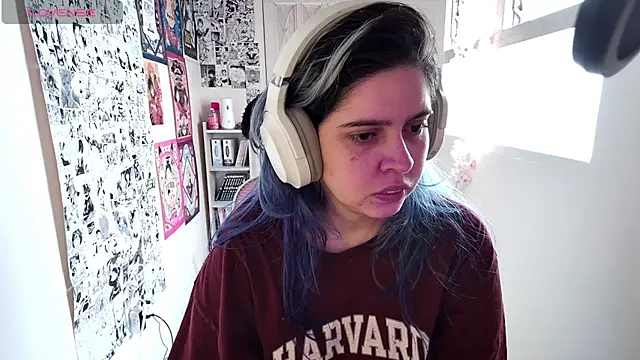 Snapshot of Vallolet_Spencer chatting on 10/12/25, 05:01 Vallolet Spencer online show from 10/12/25, 05:01