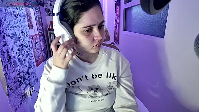 Snapshot of Vallolet_Spencer chatting on 10/18/25, 12:35 Vallolet Spencer online show from 10/18/25, 12:35