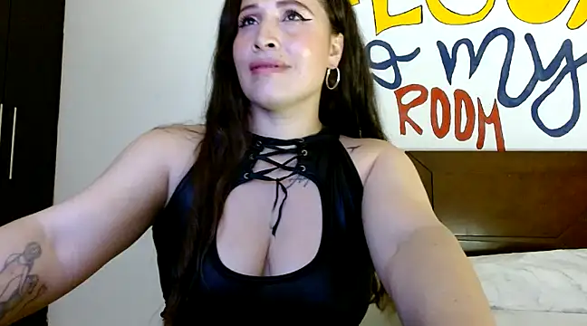 Snapshot of nathy_28latex chatting on 12/16/24, 11:50 nathy 28latex online show from 12/16/24, 11:50