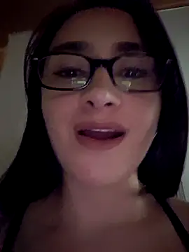 Snapshot of preetypeach chatting on 03/04/25, 01:01 preetypeach online show from 03/04/25, 01:01