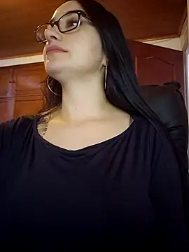 Snapshot of preetypeach chatting on 10/07/25, 09:12 preetypeach online show from 10/07/25, 09:12