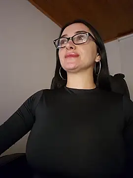 preetypeach online show from 02/02/26, 02:43