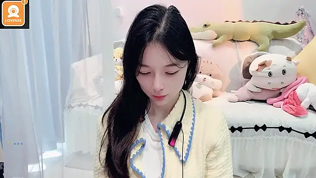 AKiKi711 online show from 10/18/25, 04:15