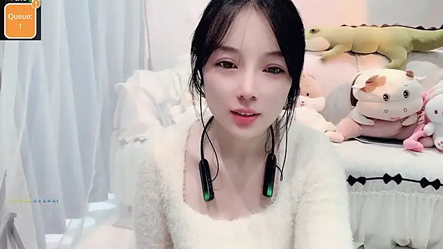 AKiKi711 online show from 10/19/25, 04:24