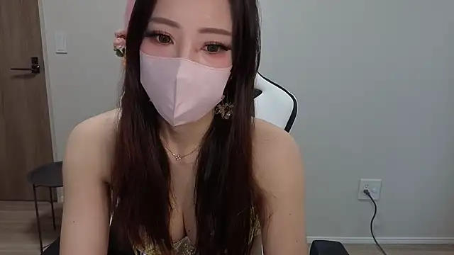 Snapshot of Ema_japanese chatting on 06/12/26, 12:09 Ema japanese online show from 06/12/26, 12:09