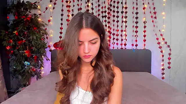 Milana Crystal  online show from 03/01/26, 08:16