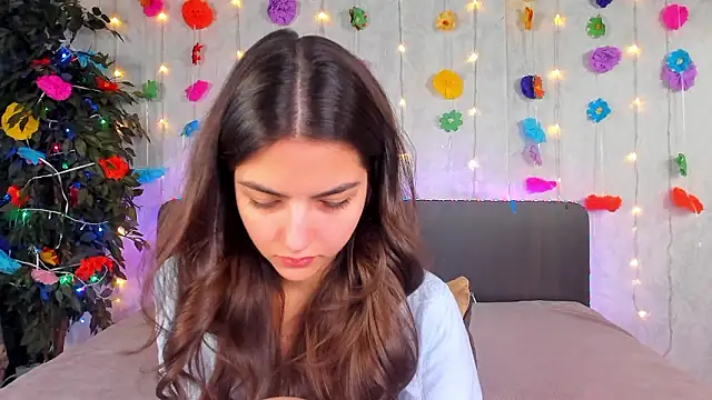 Milana Crystal  online show from 03/11/26, 08:09